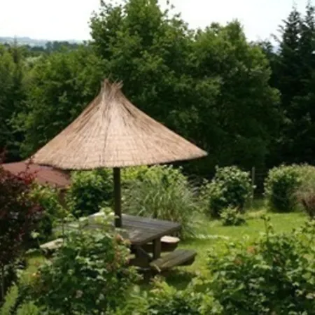 Familial Avec Piscine, Animaux Acceptes, Draps Inclus, Proche De Montlucon Et Gannat - Fr-1-489-323 *
