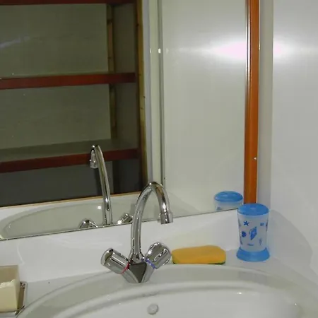 Familial Avec Piscine, Animaux Acceptes, Draps Inclus, Proche De Montlucon Et Gannat - Fr-1-489-323 Holiday home