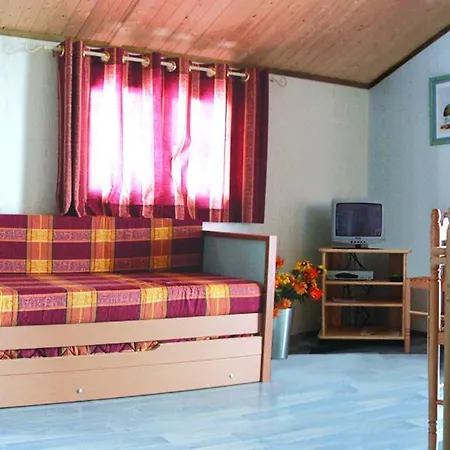 Familial Avec Piscine, Animaux Acceptes, Draps Inclus, Proche De Montlucon Et Gannat - Fr-1-489-323 * Echassieres